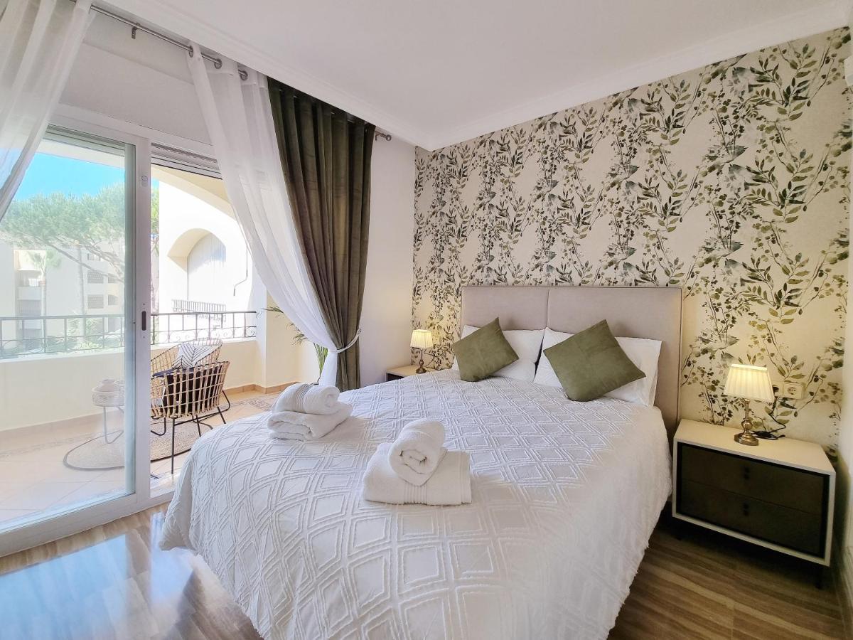 Luxury Hacienda Playa Lägenhet Marbella Exteriör bild