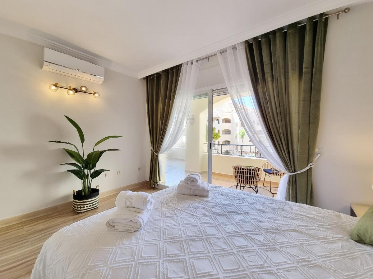 Luxury Hacienda Playa Lägenhet Marbella Exteriör bild