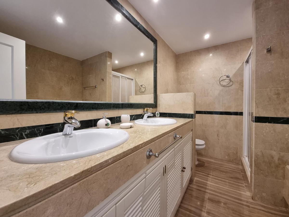 Luxury Hacienda Playa Lägenhet Marbella Exteriör bild