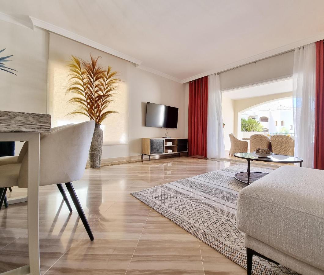 Luxury Hacienda Playa Lägenhet Marbella Exteriör bild