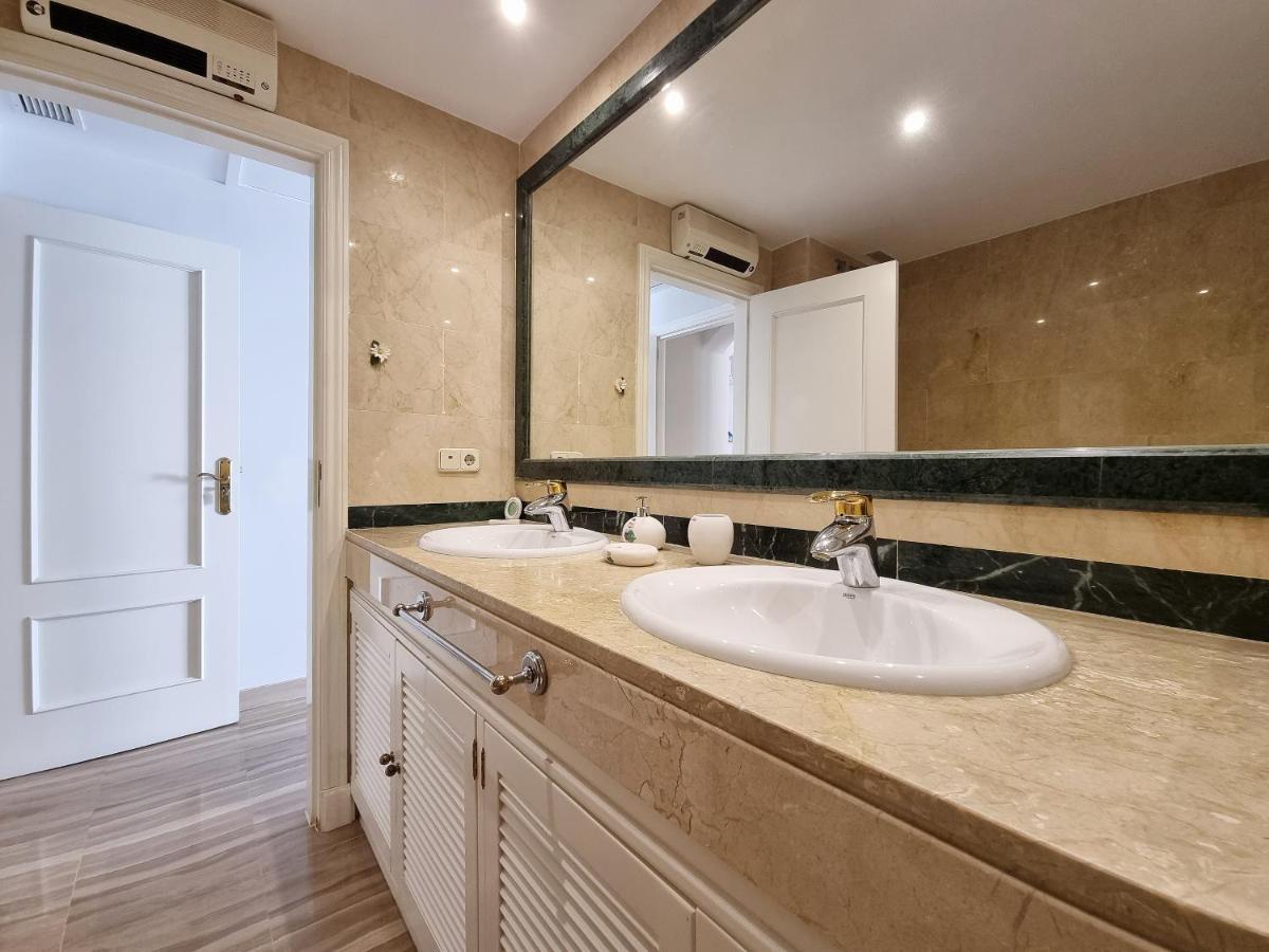 Luxury Hacienda Playa Lägenhet Marbella Exteriör bild